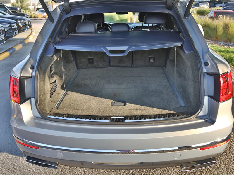 Bentley Bentayga 2017 Perfect inside out