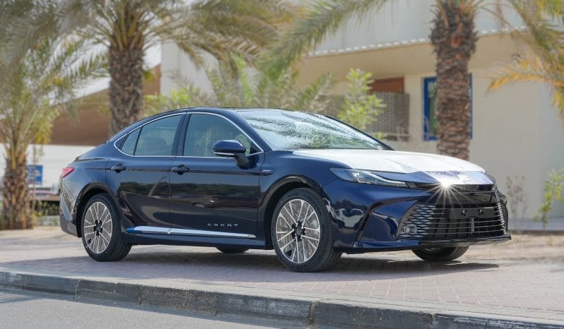 2025 Toyota Camry Lumiere 2.5L 4-Cylinder A/T Hybrid (Blue-Tan)