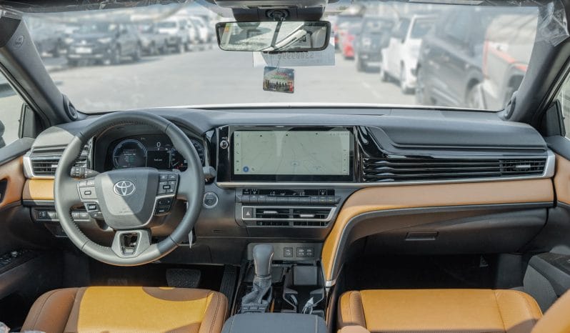 2025 Toyota Camry Lumiere 2.5L 4-Cylinder A/T Hybrid (Blue-Tan)