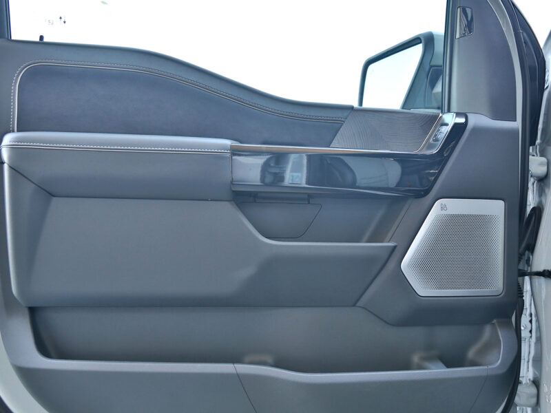 Ford F 150 LIGHTNING Platinum AWD Electric 2023 - Local Registration +10%