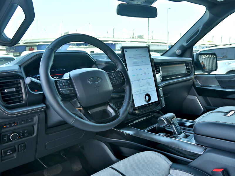 Ford F 150 LIGHTNING Platinum AWD Electric 2023 - Local Registration +10%