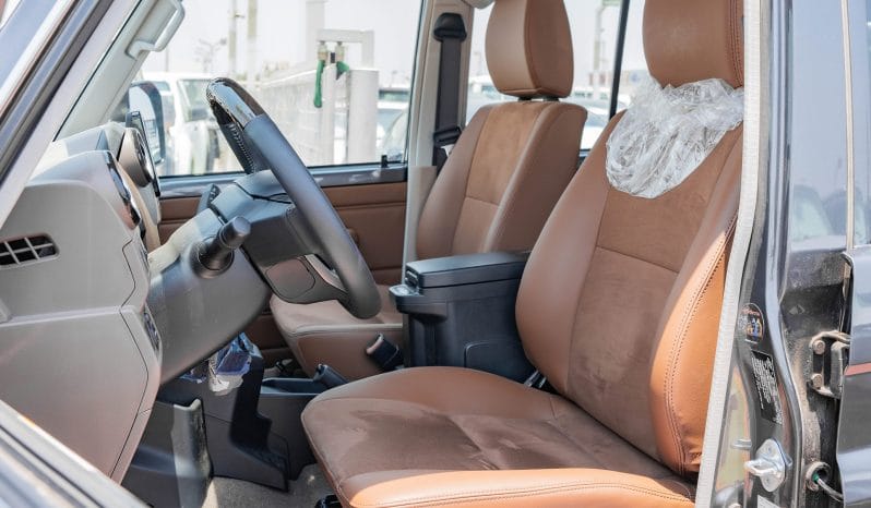 2025 Toyota Land Cruiser LC 76 2.8L AT Diesel (Gray)