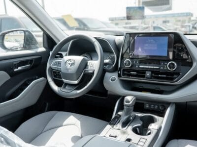 2025 Toyota Highlander GLE 2.5L AT Hybrid (Gray)