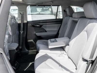 2025 Toyota Highlander GLE 2.5L AT Hybrid (Silver)