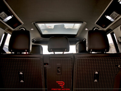 Land Rover Defender 2023