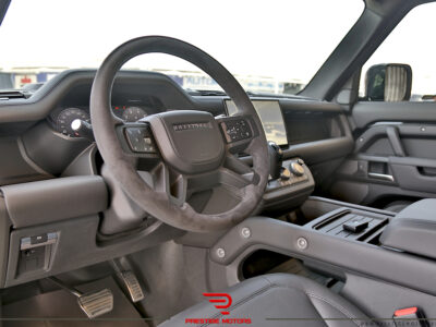 Land Rover Defender 2023