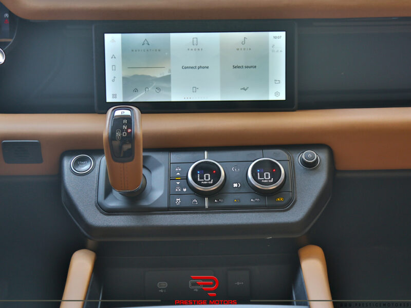 Land Rover Defender P400 110 First Edition 2021