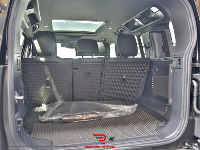 Land Rover Defender X-DYNAMIC 110 SE P400 AWD 2024 Local Registration + 10%
