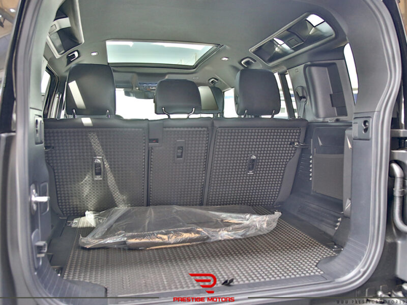 Land Rover Defender X-DYNAMIC 110 SE P400 AWD 2024 Local Registration + 10%