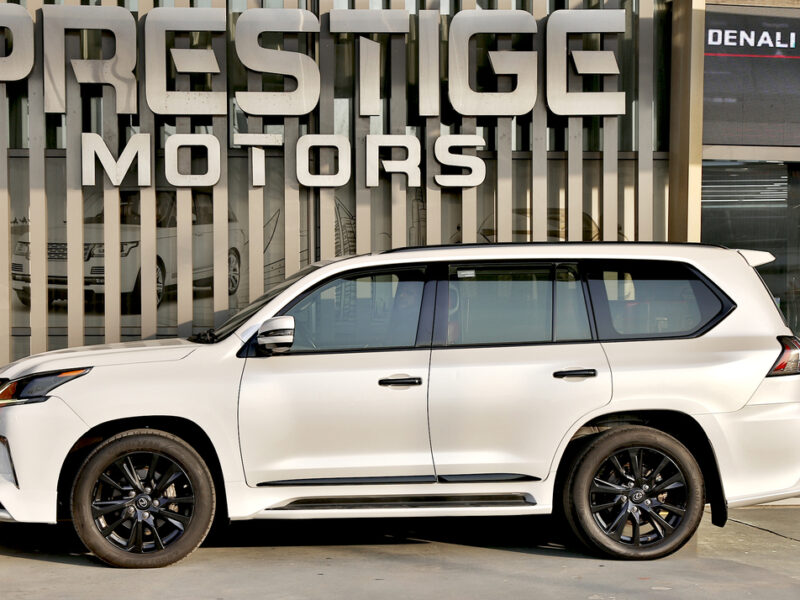 Lexus LX570 Black Edition