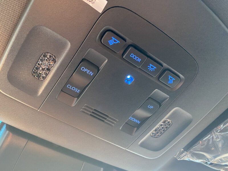 Toyota Avalon Hybrid 2021 Local Registration +10%