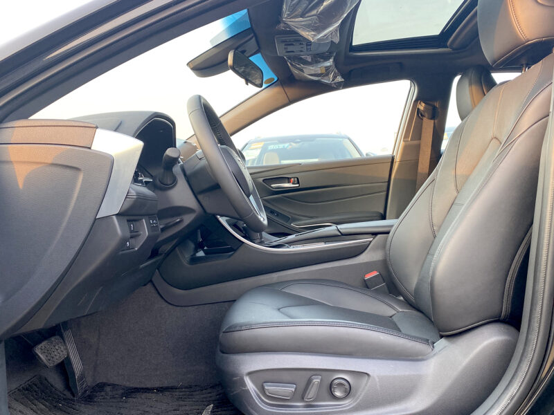 Toyota Avalon Hybrid 2021 Local Registration +10%