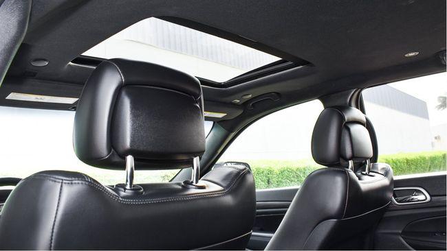 Jeep Grand Cherokee 3.6L V6 2020 With SRT Badge