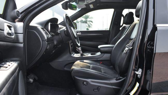 Jeep Grand Cherokee 3.6L V6 2020 With SRT Badge