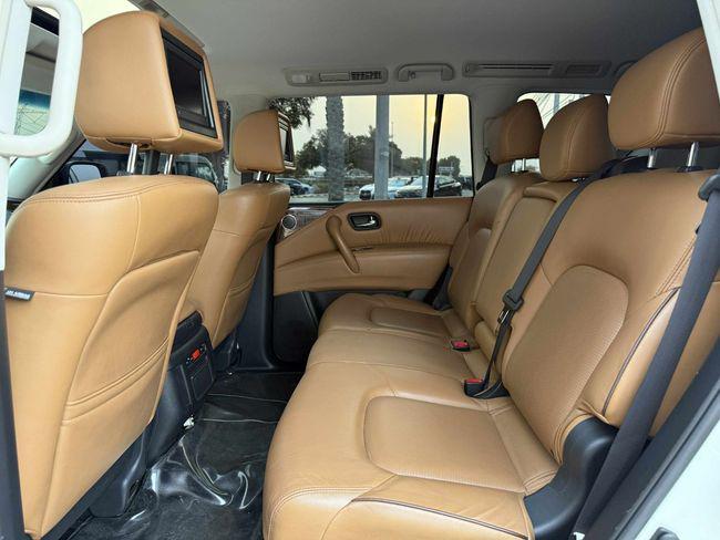Nissan Patrol LE Platinum 5.6L 2017 GCC SPEC NEAT AND CLEAN LESS KILOMETER