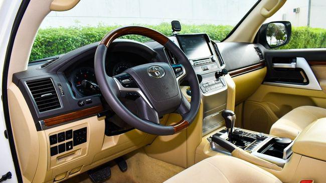 Toyota Land Cruiser EXR 5.7 V8 2017