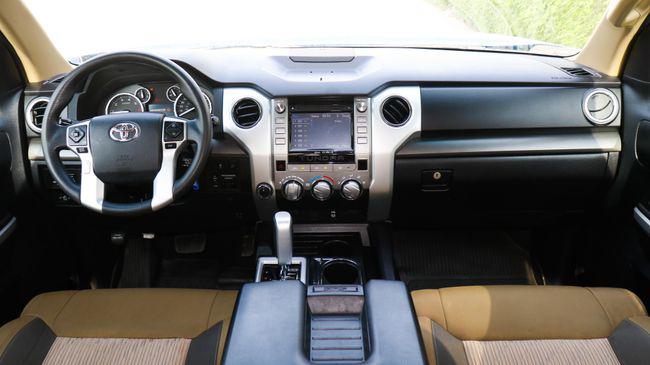 Toyota Tundra SR5 2016