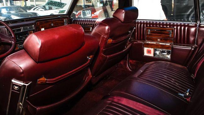 Cadillac Brougham 5.0 L 1989