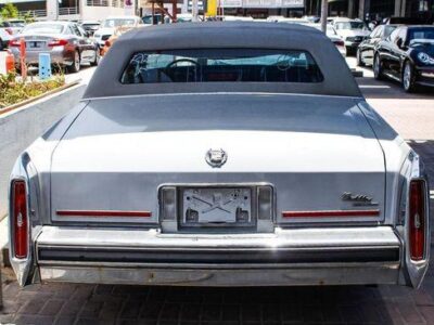 Cadillac Brougham 5.0 L 1989