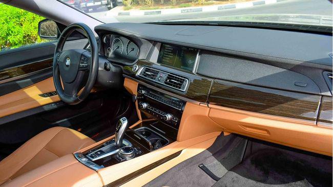 BMW 730Li Li 2013