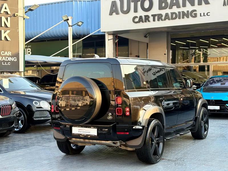 2023 Land Rover Defender 110 SE