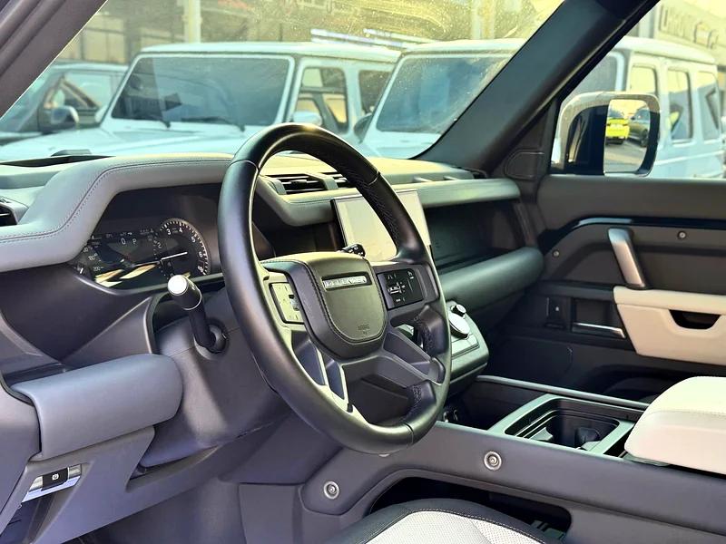 2023 Land Rover Defender 110 SE