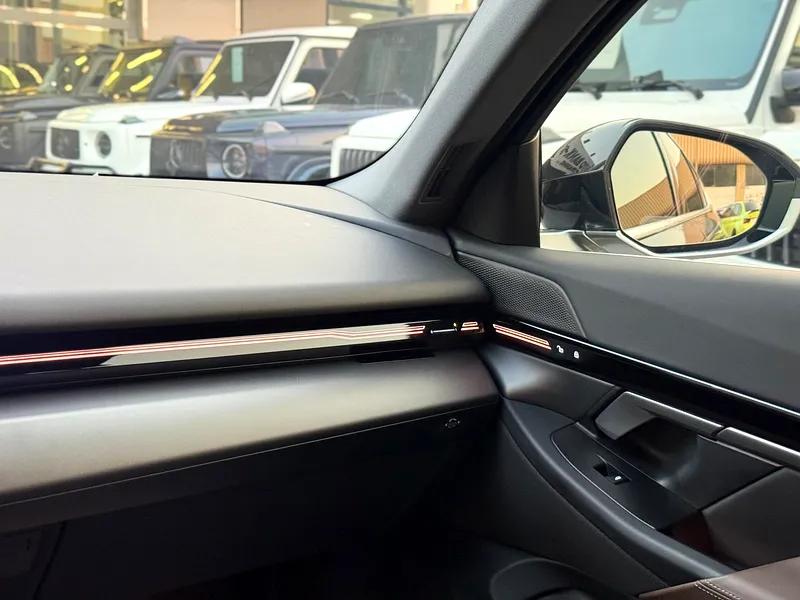 2024 BMW 5-Series 520i