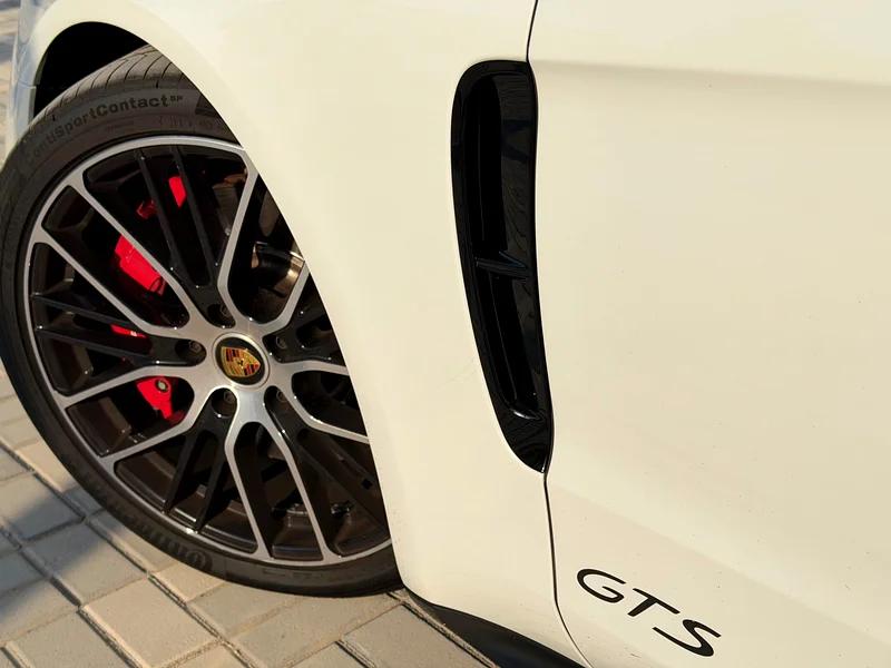 2023 Porsche Panamera GTS