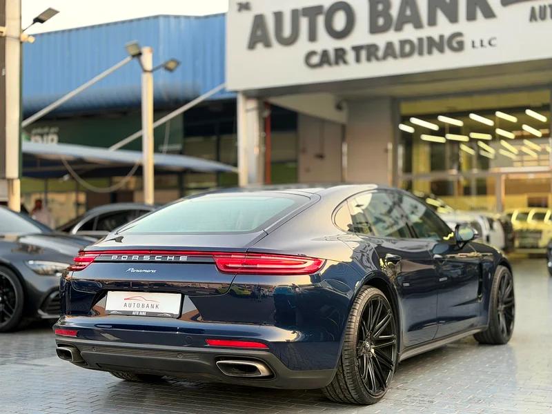 2018 Porsche Panamera Standard
