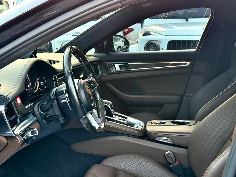 2017 Porsche Panamera Turbo