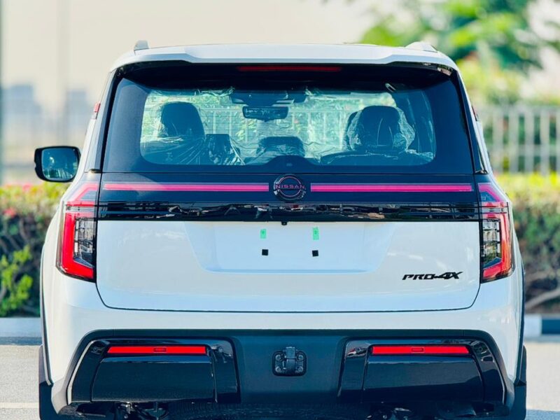 NISSAN PRO 4X 2026 WHITE