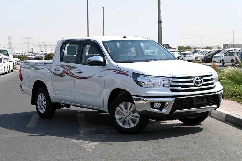 2025 Toyota Hilux SR5