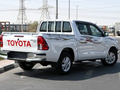 2025 Toyota Hilux SR5