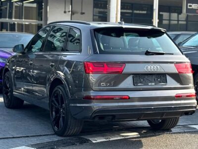 2019 Audi Q7 45 TFSI S-Line Quattro