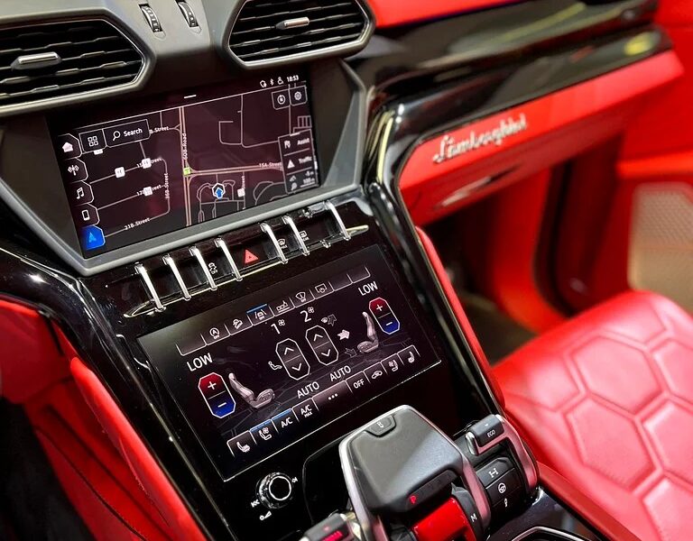 2019 Lamborghini Urus Standard