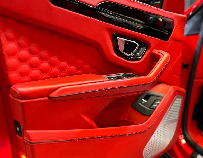 2019 Lamborghini Urus Standard