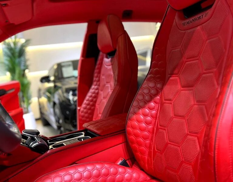 2019 Lamborghini Urus Standard