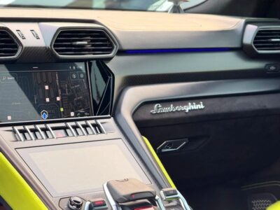 2022 Lamborghini Urus Standard