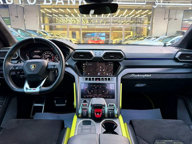 2022 Lamborghini Urus Standard