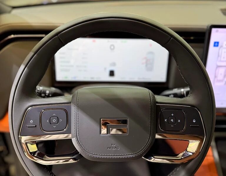 2025 Rox 01 Other White