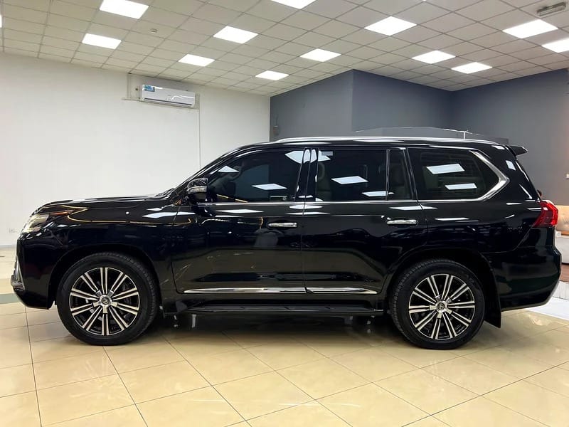 2021 Lexus LX570 Premier