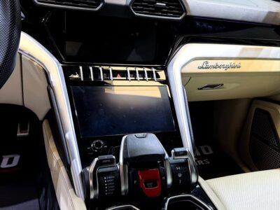 2020 Lamborghini Urus Standard