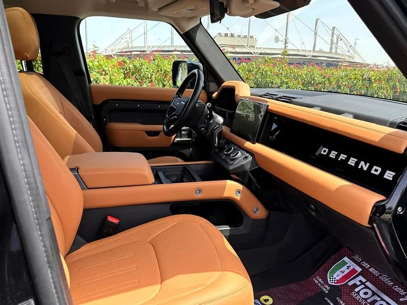 2020 Land Rover Defender 110 SE