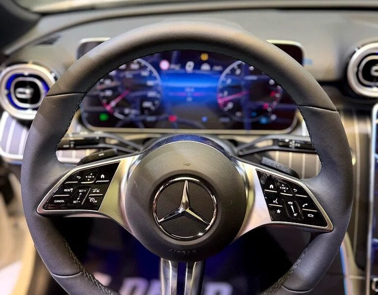 2025 Mercedes-Benz C-Class C200