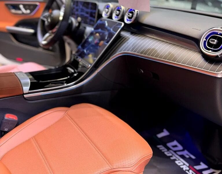 2025 Mercedes-Benz C-Class C200