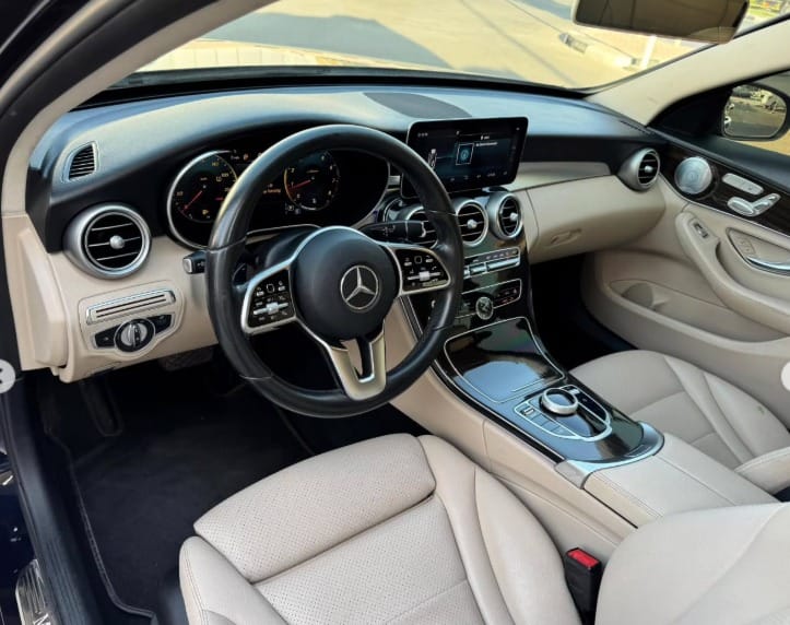 MERCEDES BENZ C300 V4 2020 NEAT AND CLEAN CAR