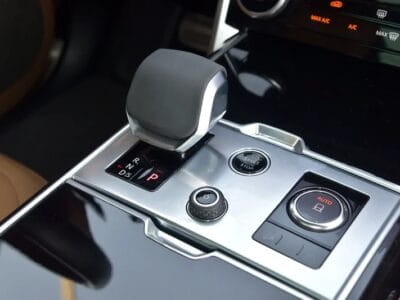 2022 Land Rover Range Rover Autobiography 8-Cylinder Engine