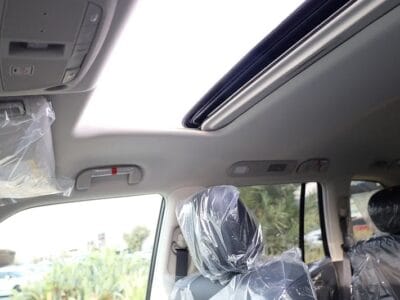 2024 Nissan Armada SL White 8-Cylinder Engine Automatic