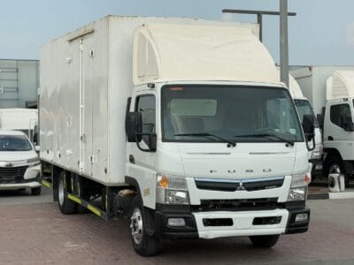 2019 Mitsubishi Canter Box White 4-Cylinder Engine