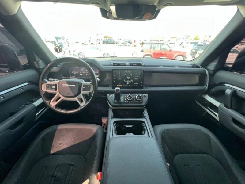 Land Rover Defender 2020 P400 110 SE 3.0L (5-Seater)/V6